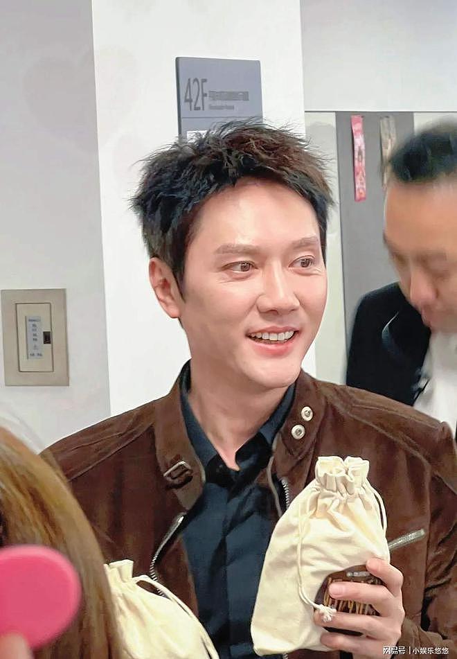 冯绍峰的心终于可以落地了!赵丽颖回怼新恋情!这次孩她妈真霸气(组图) - 4
