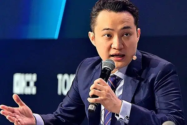 跑到美国后,他狂砸1.4亿当上“特朗普榜一大哥”(组图) - 6