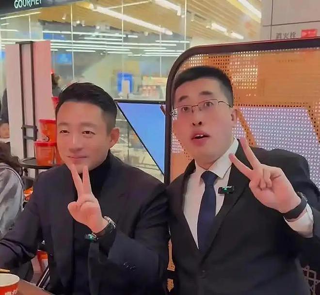 婚后首次露面，马筱梅穿5万裙子参加剪彩，汪小菲全程黑脸零互动（组图） - 9