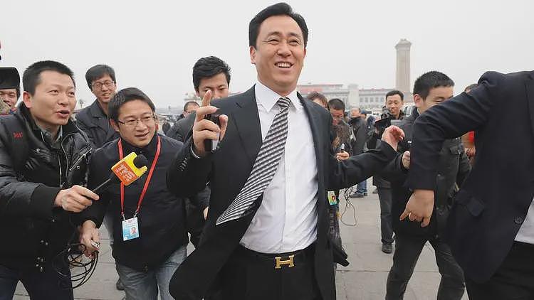 李嘉诚还是出事了!香港廉署出手,观塘案逮住10人仅是开始......(组图) - 10