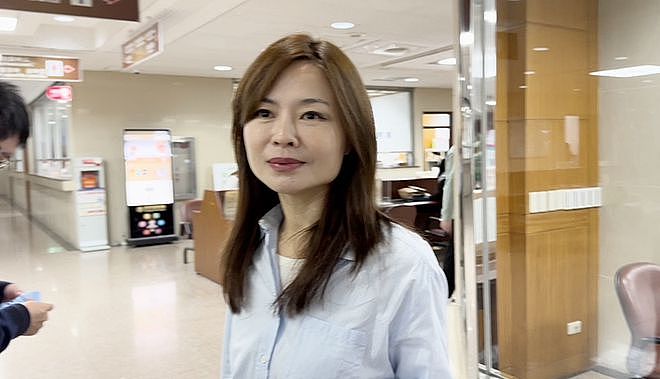 葛斯齐曝大S经纪人聊天截图：知道事实却刻意掩盖！（组图） - 2