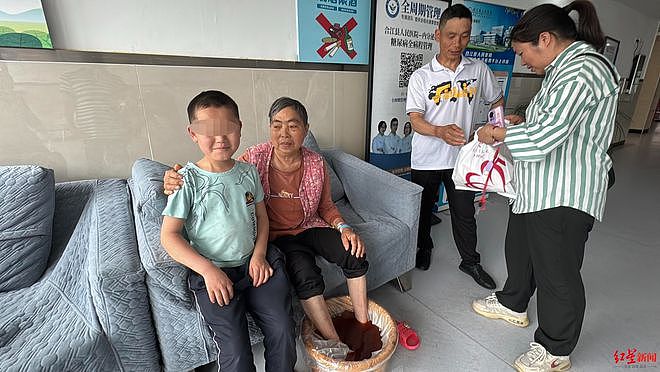 厦门车祸“奇迹宝宝”11岁了：孩子五年来首次见到外婆，奶奶与叔叔因赔偿款反目（组图） - 8