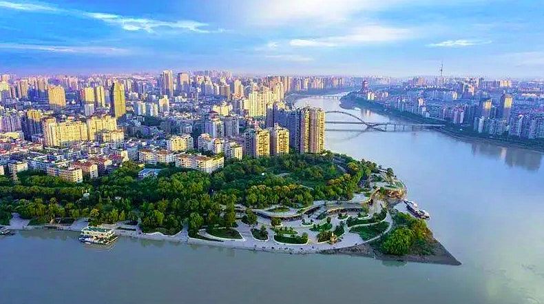 官方带头反内卷!四川一地鼓励推行4.5天工作制,网民:要去安家(组图) - 1