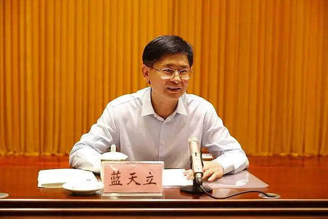 罕见！正部级官员任上落马，广西宣布倒查十年，什么信号？（组图） - 3