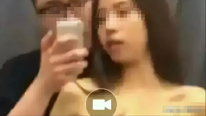 北京小情侣霸占残疾人卫生间1小时，被抓现行后女生手里的白丝袜亮了…（组图） - 11