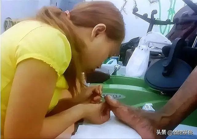 凤姐近况罕曝光：40岁身材臃肿，牙齿脱落（组图） - 10