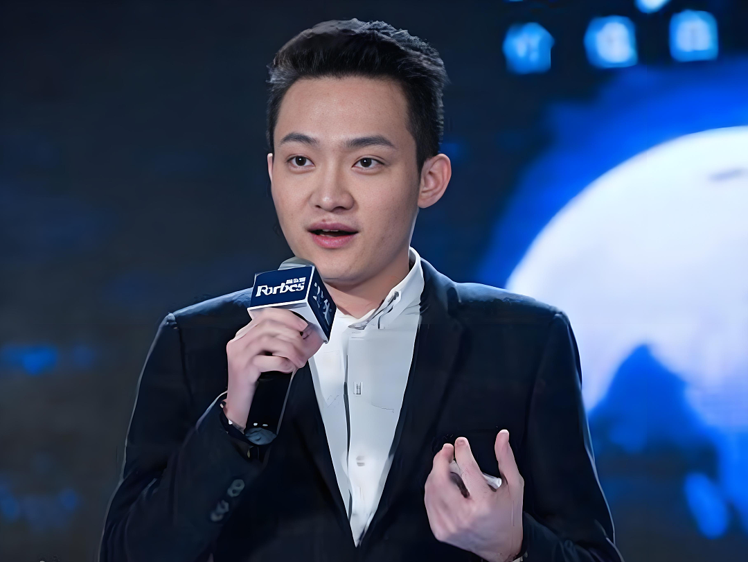 跑到美国后,他狂砸1.4亿当上“特朗普榜一大哥”(组图) - 1