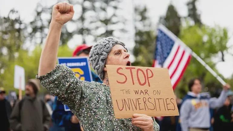 哈佛被暂停招收国际学生,美国真打算把门关上?(组图) - 1