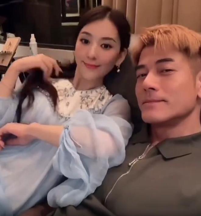 二女儿给郭富城扎巨型蝴蝶结，方媛怀三胎的消息再次坐实（组图） - 5
