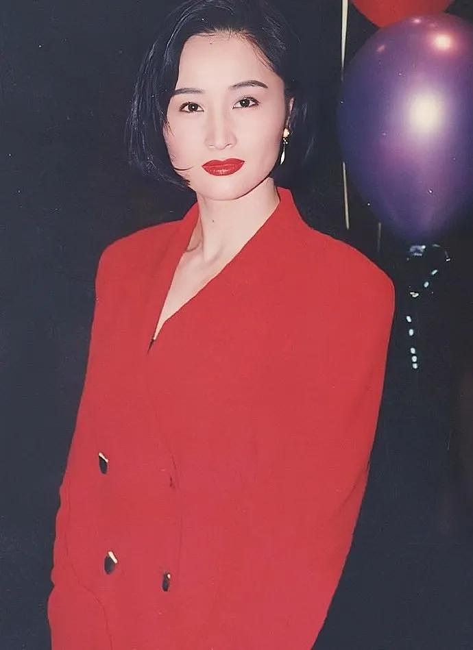 被黑道殴打到“子宫脱落”?“香港第一情妇”的瓜(组图) - 16