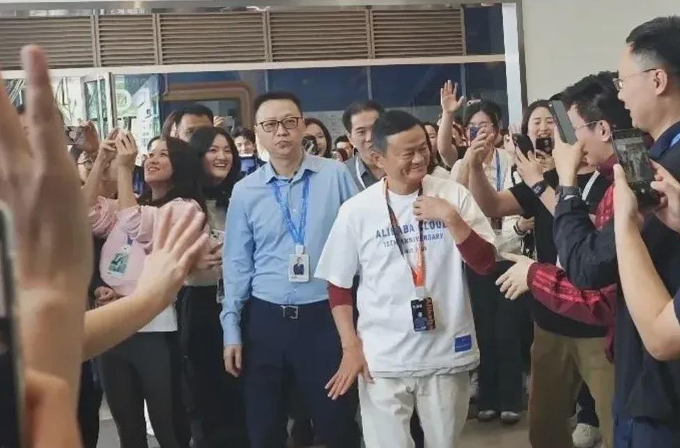 量产美女的福建公司，拿走阿里18亿（组图） - 2