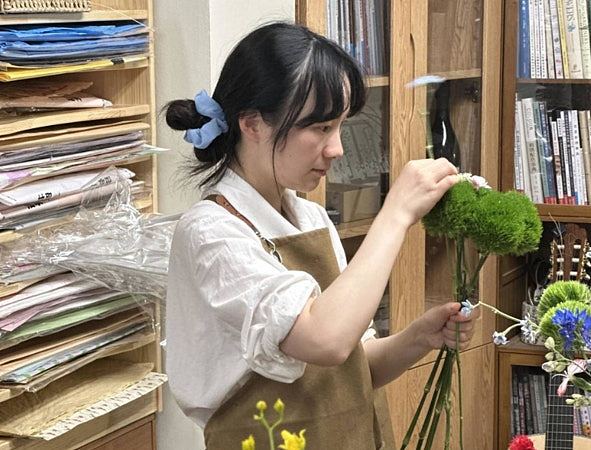 自创328元“小狗花束”爆红!远至香港都有人订,成都25岁女月入达3万(组图) - 1