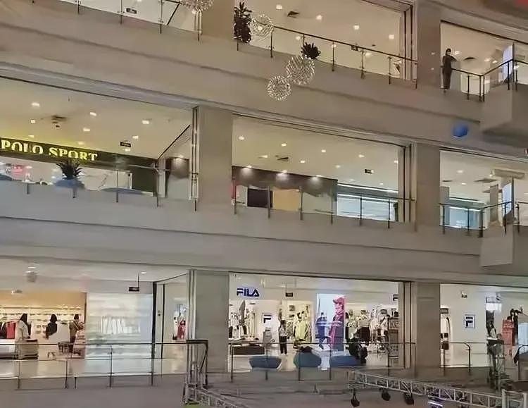 女子因奶茶跳楼后续：家境被扒，曾在加拿大留学，更多细节引争议（组图） - 11