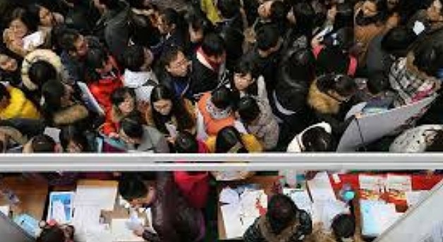 ​拐点来临，清北毕业生都在疯狂向下卷（图） - 1