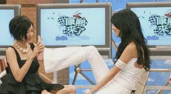 拿粗俗当真性情？被央视“内涵”的赵丽颖，这次彻底输给了杨幂（组图） - 33