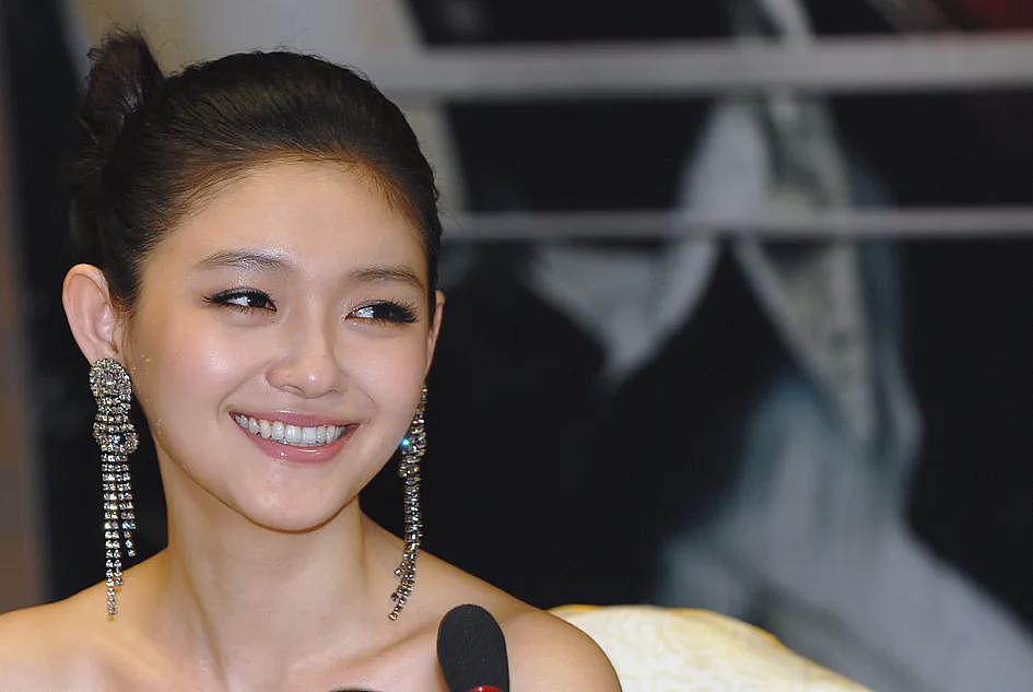 知名女星去世3个月后再被提起:要高度重视!近期新冠毒株传染性强,疾控提醒(组图) - 2