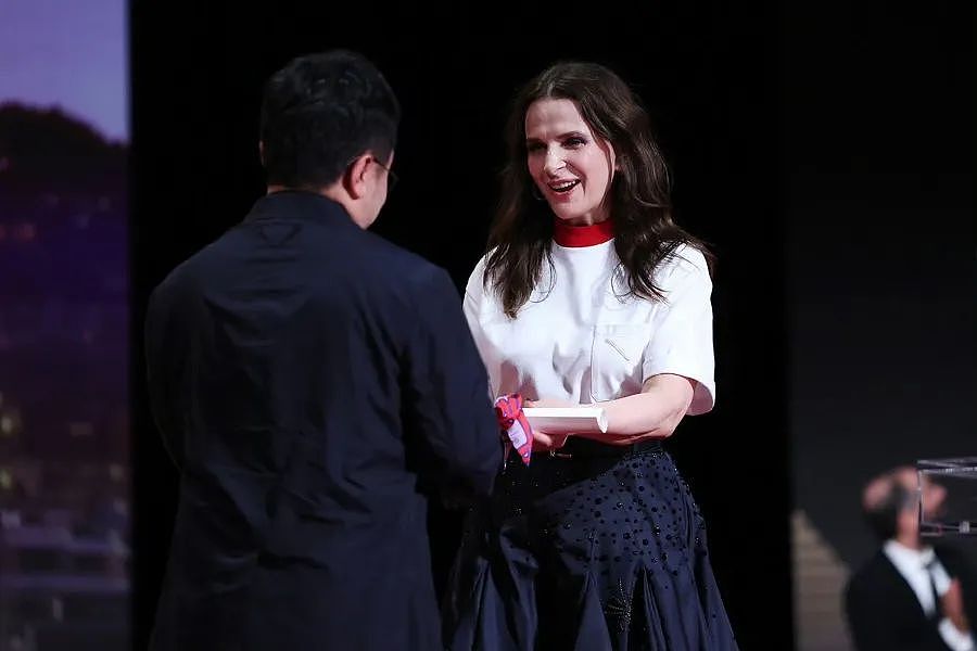 中国导演毕赣，戛纳获奖！上海出品影片，主演易烊千玺、舒淇等（组图） - 4