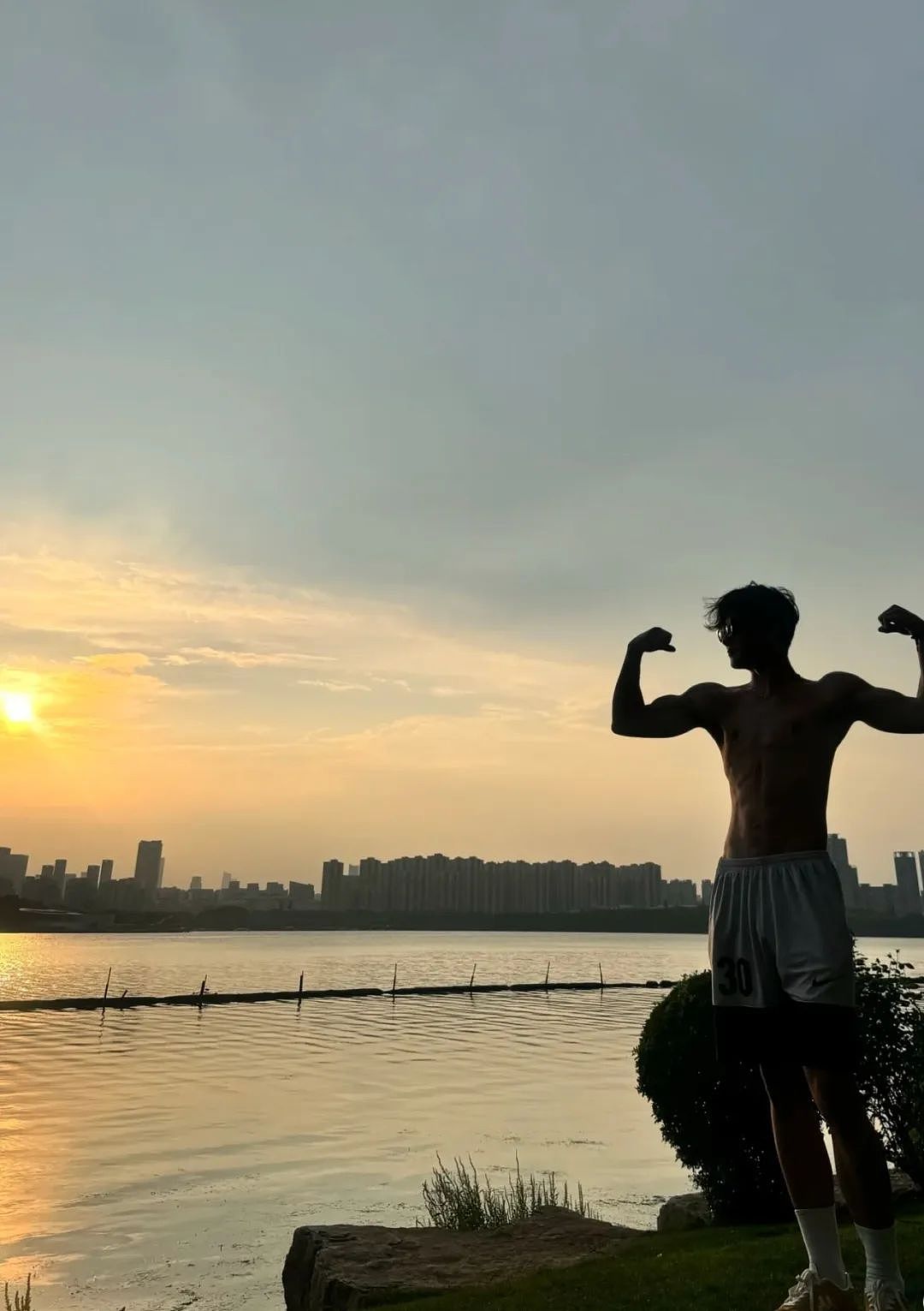 【帅哥】185精装体育生,钻石男打桩超持久,男友直呼扛不住...(组图) - 10