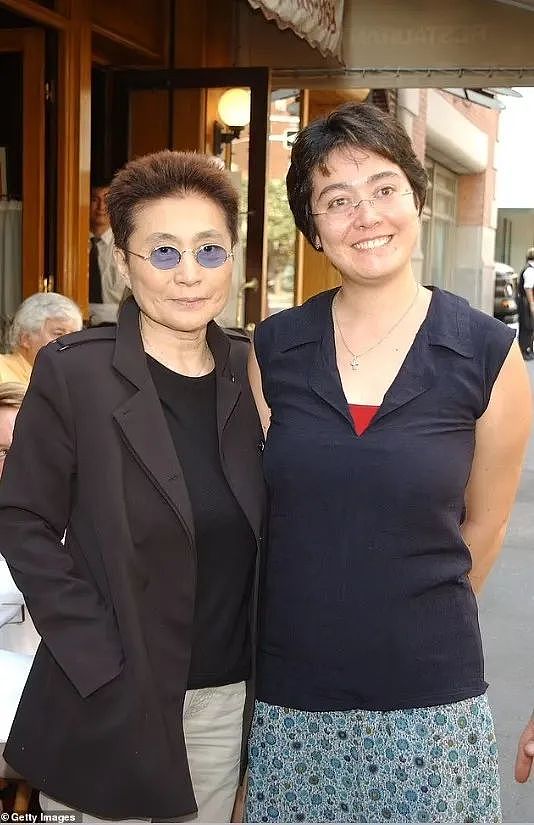 小野洋子女儿亲述:被亲爹藏起来,全家被洗脑,就为了不让妈妈找到我(组图) - 10