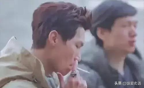 陈楚生冲上热搜首位，舞台出现重大失误，网友：成天抽烟喝酒所致（组图） - 7