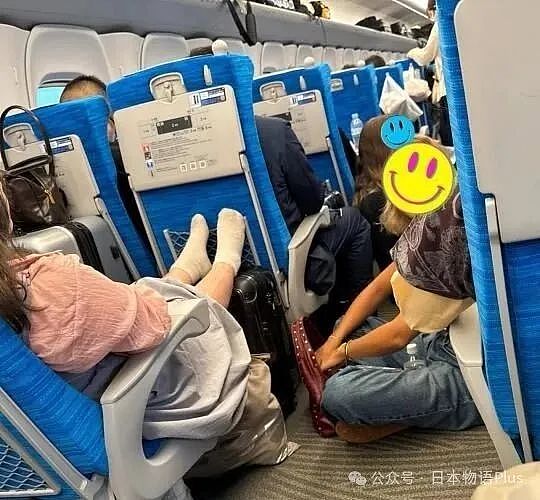 中国游客在日本电车上占据优先席大吃大喝，被两名日本辣妹怼了…（组图） - 11
