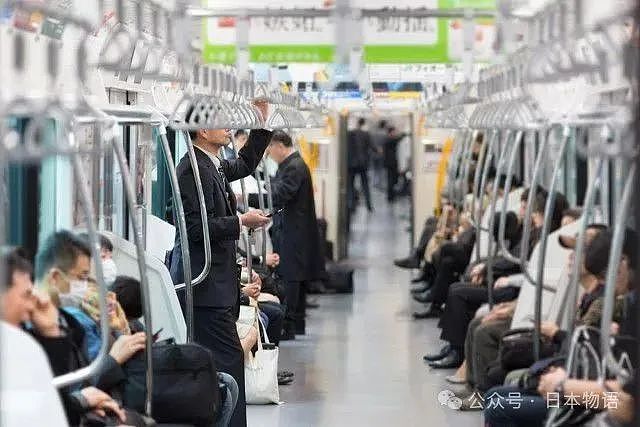 中国游客在日本电车上占据优先席大吃大喝，被两名日本辣妹怼了…（组图） - 12