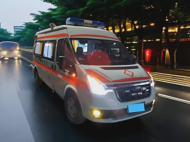 湖南郴州一干部从办公楼坠楼，目前伤情好转“能开口说话”（组图） - 1