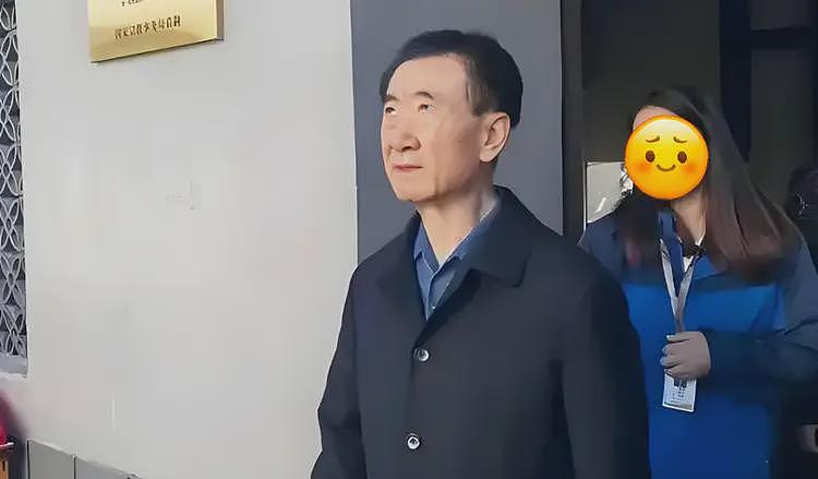 能屈能伸!王健林再卖48座万达,全是熟人接盘,网友一边倒全在夸(组图) - 8