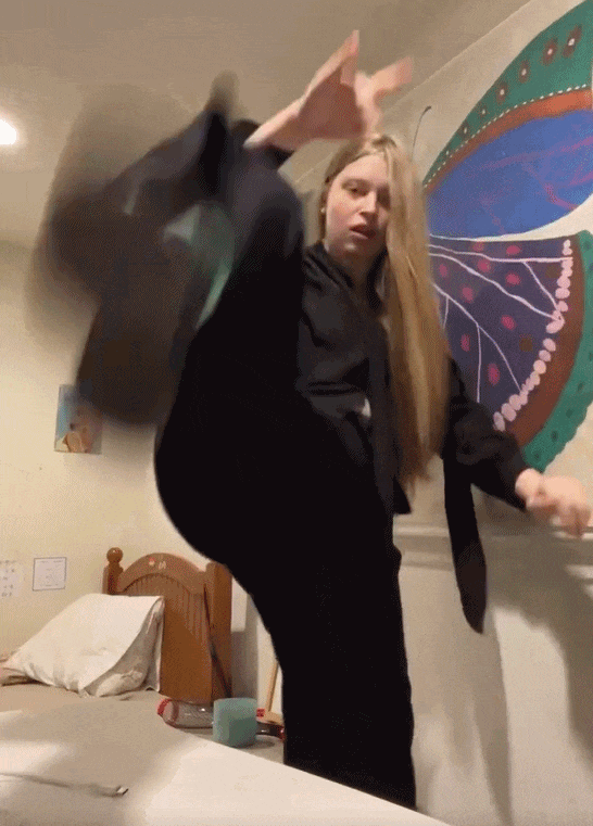 首富“女儿”拍内衣广告出道，一身反骨和老爸决裂，她说靠打工养活自己……（组图） - 25