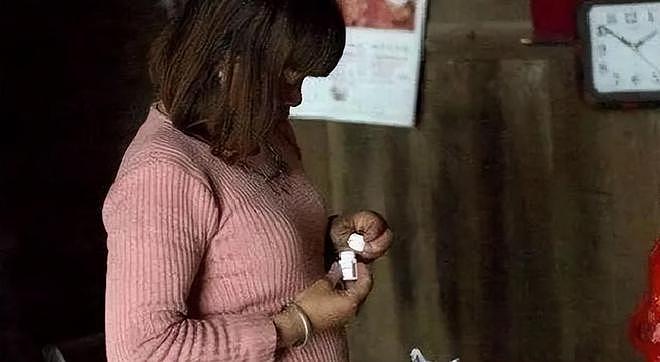 揭秘“双性人”真实生活!上身女人下身男人,为避险独居深山40年(组图) - 8