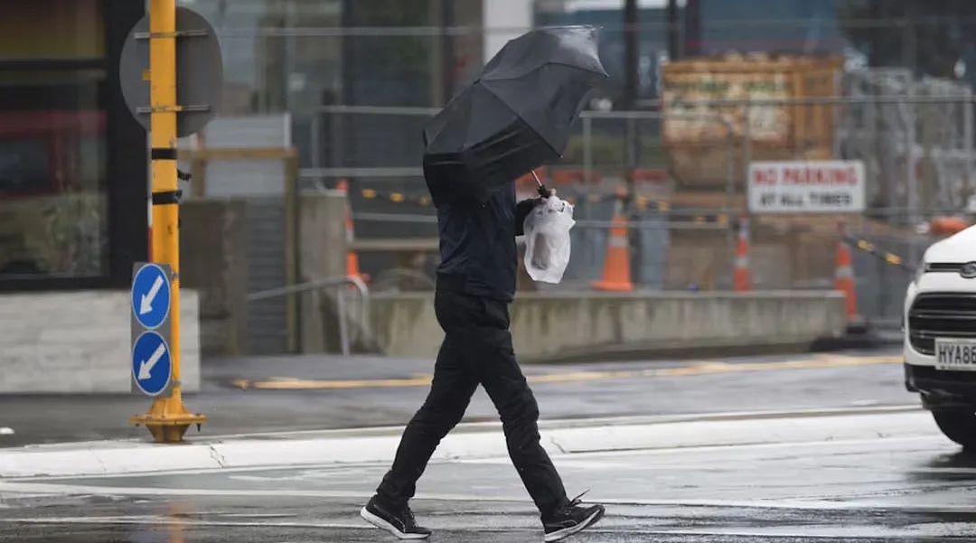 暴雨狂风冷锋来袭!南北岛迎恶劣天气!山体滑坡风险升高,驾车出行须谨慎!(组图) - 1