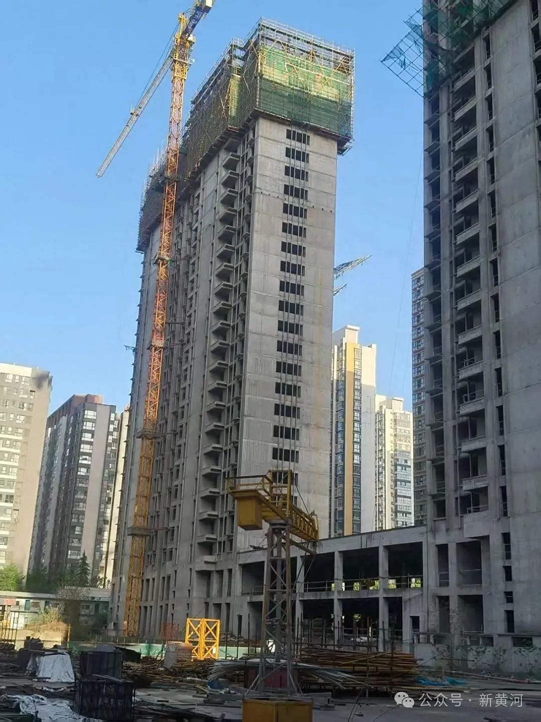 中石油下属子公司组织职工团购商品房“烂尾”:涉及资金过亿,逾期9年仍未交房(组图) - 1