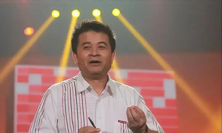 被批“不男不女”的毕凌，把父亲毕福剑所剩无几的体面丢个精光（组图） - 7