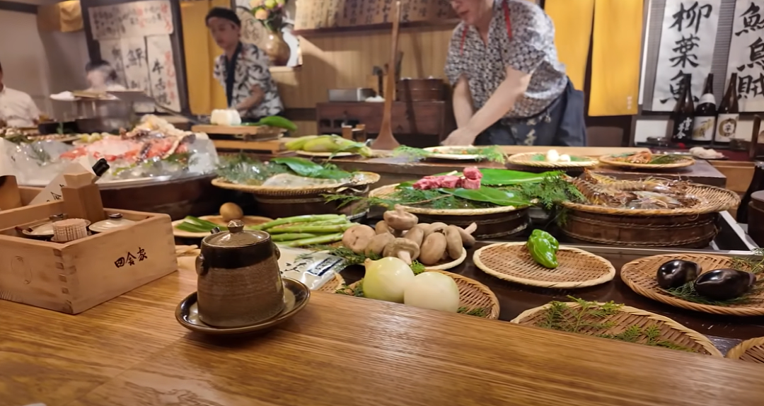 美女奥斯卡影后进寿司店用餐,邻座小伙埋头狂吃整整30分钟都没发觉!回看视频悔死了(组图) - 2