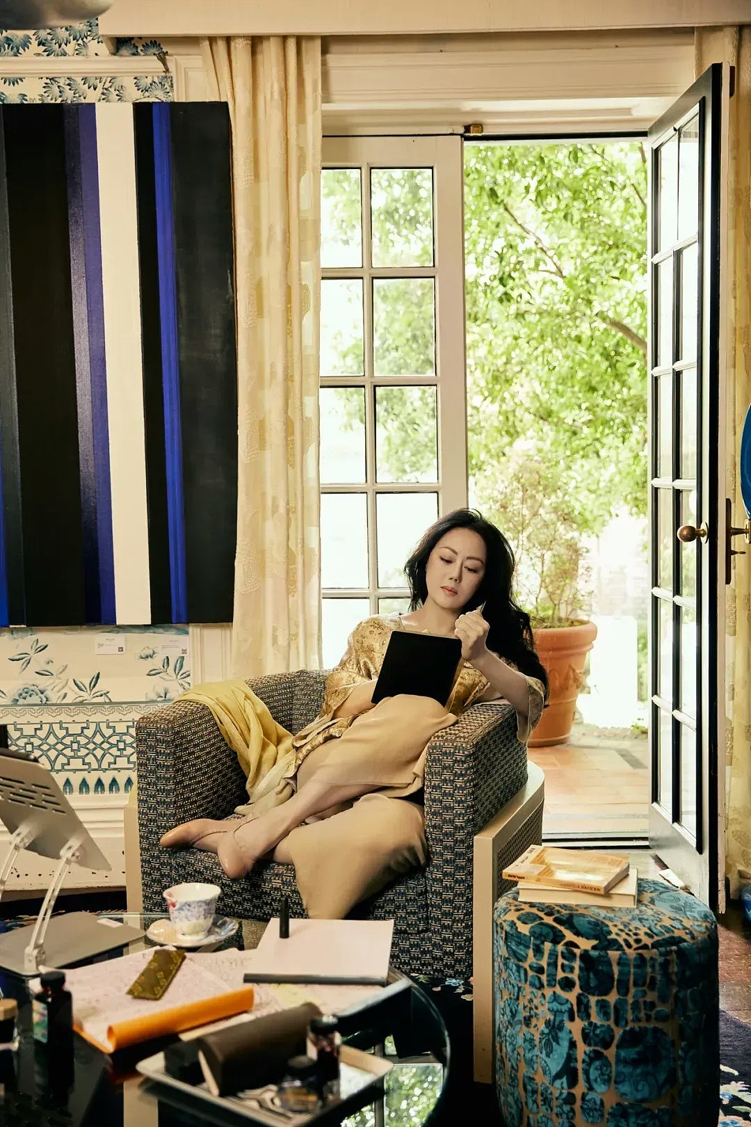 61岁香港初代名媛成带货女王，离婚后自行创业，工作令她更有尊严（组图） - 3