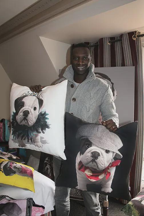 《触不可及》男主、凯撒影帝为爱犬侮辱法铁乘务员？网友：这次真不能站他（组图） - 5