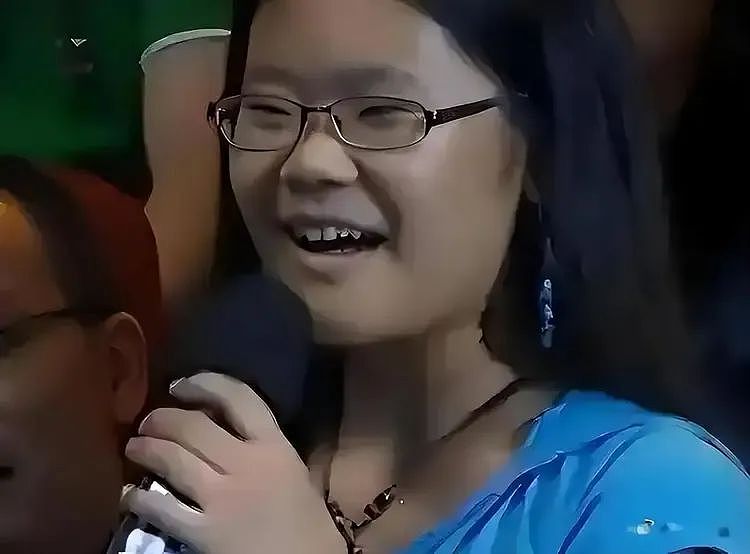 被批“不男不女”的毕凌，把父亲毕福剑所剩无几的体面丢个精光（组图） - 8