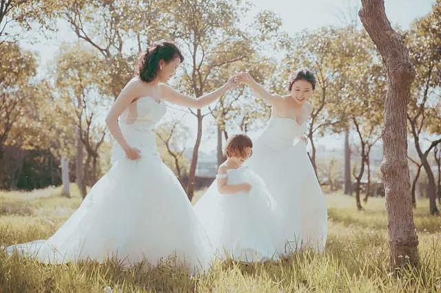 台湾同婚六周年:赋权一刻的狂喜、分手后的心碎、“隐婚”的危机和平淡生活中的挑战(组图) - 1