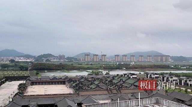 耗资上亿的违建豪宅已开始拆除？知情人：牌楼已铺盖黑布（组图） - 5
