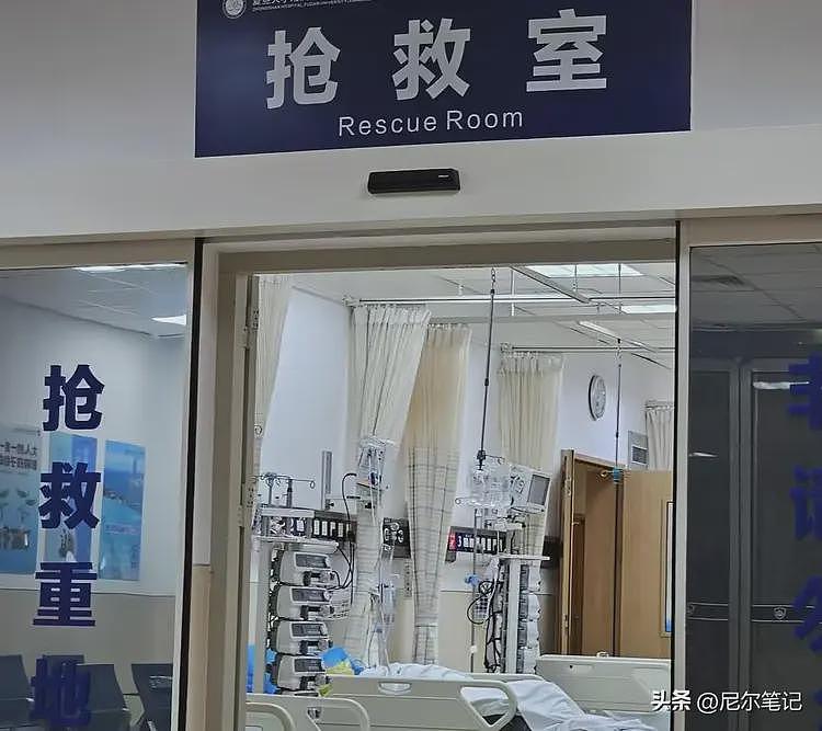 重庆女子家中被捅10刀身亡,年仅27岁海归独女,凶手有精神分裂症(组图) - 9