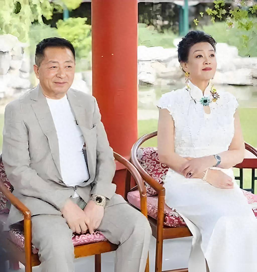张兰:当年倒追汪小菲的父亲,奉子成婚后...(组图) - 1
