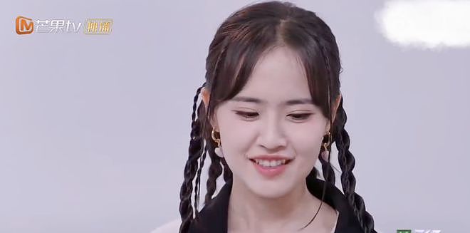 上浪姐“人设塌房”后,房琪复更视频:不再拼好句,改接地气人设(组图) - 1