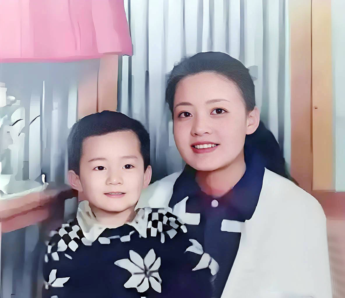 张兰:当年倒追汪小菲的父亲,奉子成婚后...(组图) - 13