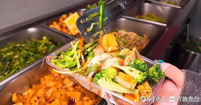 一条差评引发的“网红”之路,小孟5元自助快餐店奇遇记(组图) - 5