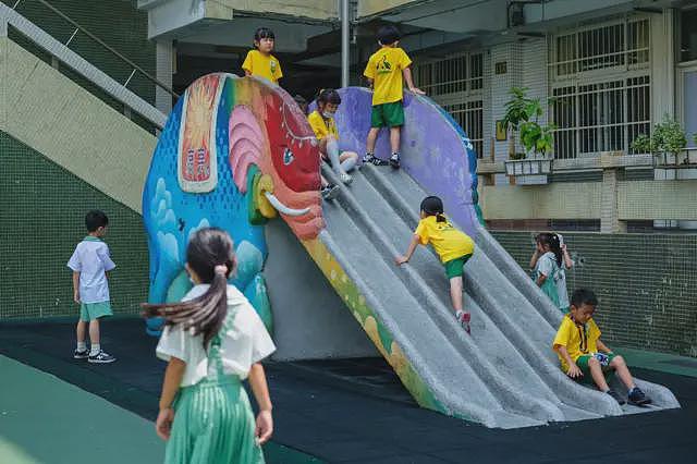 台湾“陆配”小学附近做直播遭警方法办，反“中共监控”还是“草木皆兵”？（组图） - 1
