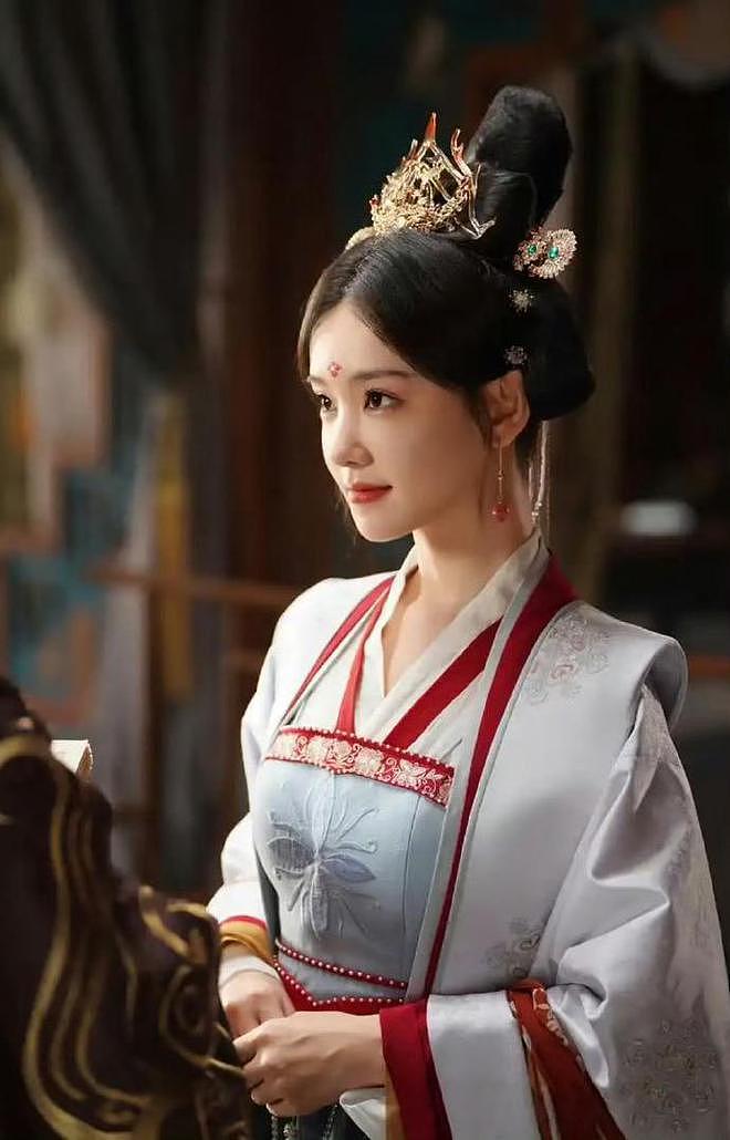短剧片酬高不接长剧，结婚后不拍恋爱戏，李沐宸《无限超越班》的发言好难评？（组图） - 2