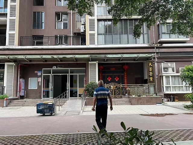 9岁围棋少年坠楼身亡,疑吃完枇杷扔果皮时不小心坠楼(组图) - 10