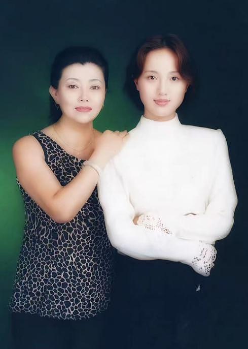 朱媛媛于月仙珍贵合影！原来两人是师姐妹，最后互动惹人泪目（组图） - 12