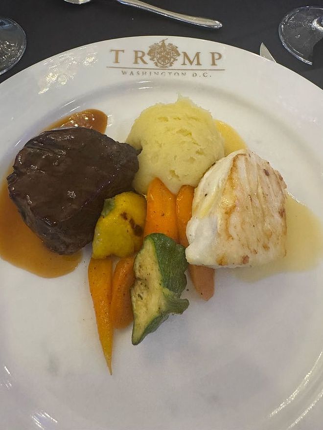 特朗普豪华晚宴被宾客吐槽，食物比廉航飞机餐还糟糕（图） - 1