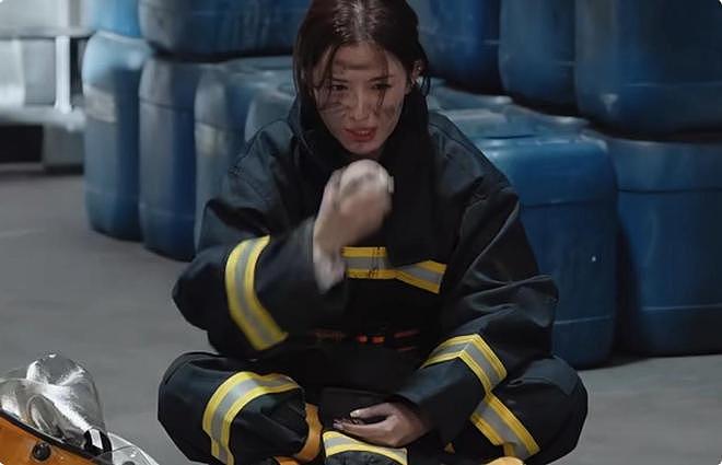 “你不够好看！”女编剧当面嘲讽哈妮克孜，郝蕾的反应太解气了（组图） - 5